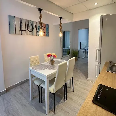 Lejlighed Casco Antiguo Reformado Wifi Parking Aire Acondicionado Patio Barbacoa Y Balcon Welcome Cycling Teams